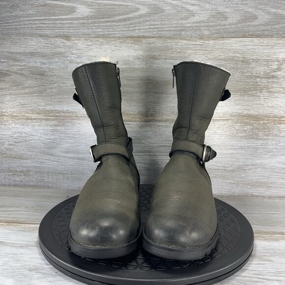 UGG Woman’s Grindle 1004133 Black Leather Fur Buckle Moto Boots Size 7 - Picture 2 of 8